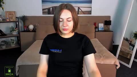 Snapshot of elma_lily chatting on September 20, 6:05 am elma_lily online show from September 20, 6:05 am