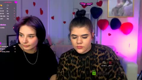 Elmi online show from February 17, 1:44 pm