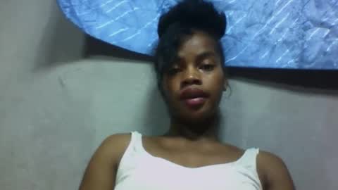 elodie228680 online show from May 21, 4:19 am