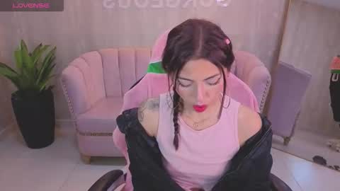 Elody  online show from January 11, 3:34 am