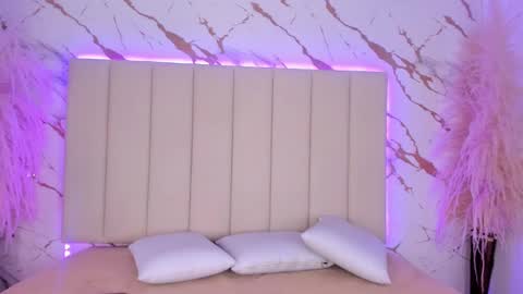 elody_rousse online show from October 20, 12:21 pm