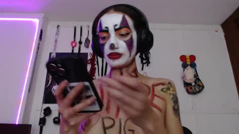 Chelsea  Please help me to reach 100 thumbs up online show from January 12, 11:47 pm