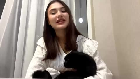 Alice online show from October 16, 5:56 pm