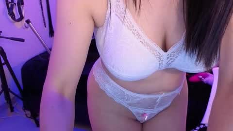 elowen_halley1 online show from October 4, 11:13 pm