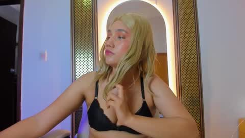 Elsa online show from February 13, 4:32 pm