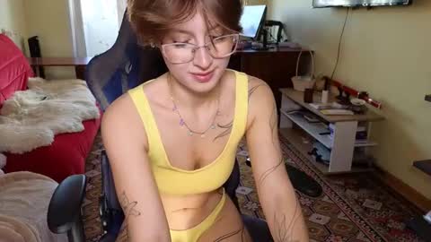 elsaangel online show from October 31, 5:30 am