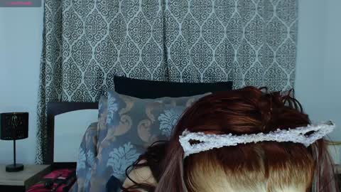 Elsa Yung online show from December 6, 6:09 am