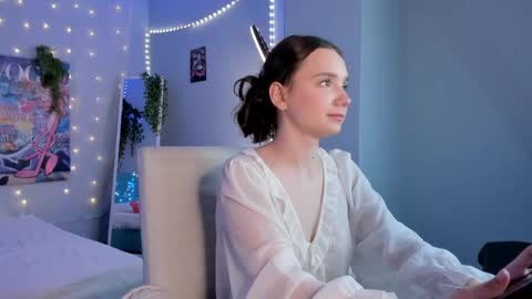 Elvienne online show from June 6, 3:12 am