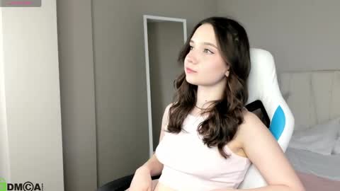 Elvienne online show from May 8, 11:16 am