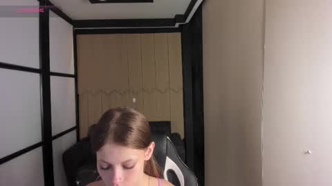 elvirarosse1 online show from January 13, 12:35 pm