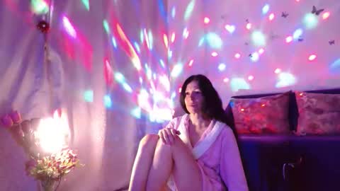 Elisa online show from March 19, 12:05 am