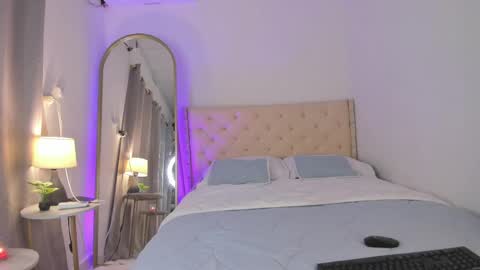 Michelle online show from April 9, 9:09 pm