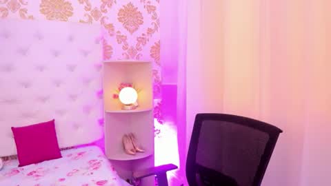 Ema Lambert  online show from January 8, 6:47 pm