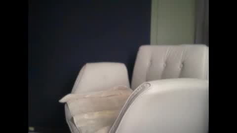 Snapshot of ema_lov3 chatting on September 20, 3:53 am Ema Love online show from September 20, 3:53 am