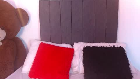 Ema Delacroix online show from December 1, 7:23 pm