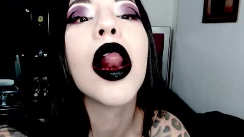 Emerald Black online show from November 23, 5:16 am