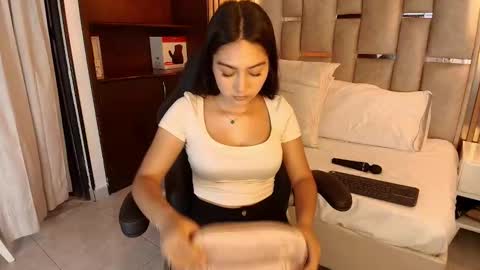 Emily  online show from October 1, 10:41 pm