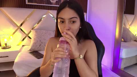 Emily  online show from January 17, 6:12 am