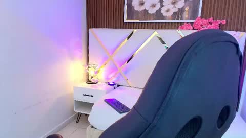 Emily  online show from June 21, 4:19 am