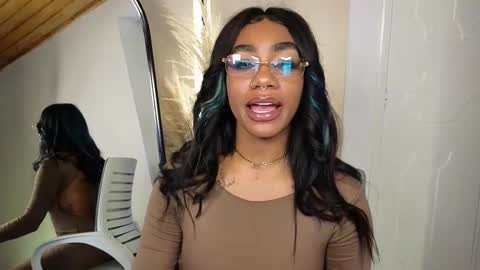 anyelii  online show from March 12, 4:46 pm