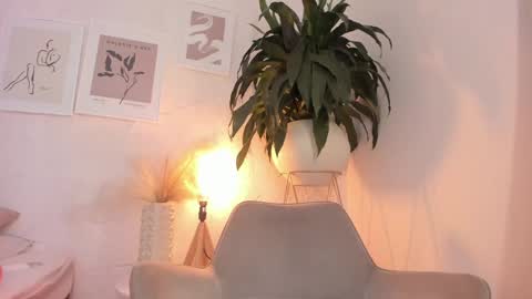 Emely online show from March 7, 3:18 pm