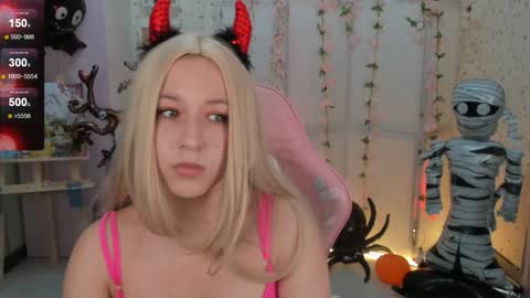 emelia online show from November 1, 12:15 pm