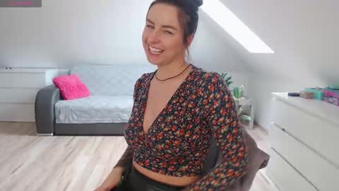 just me online show from March 2, 10:33 am