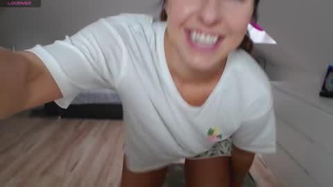 Snapshot of emerald_kittycat chatting on September 16, 9:23 am just me online show from September 16, 9:23 am