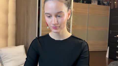 emi__ly online show from December 2, 6:56 am