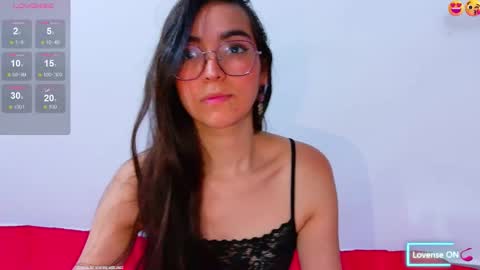 Snapshot of emi_roberts chatting on October 7, 12:28 am Emmily Roberts online show from October 7, 12:28 am