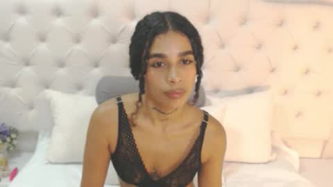 Snapshot of emi_turner chatting on September 18, 12:09 pm emi_turner online show from September 18, 12:09 pm