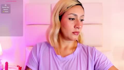 EMILY ROBERTS online show from January 6, 7:40 pm