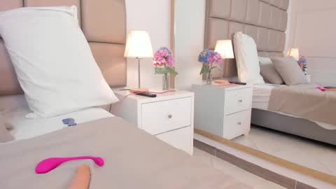 Snapshot of emiily_roberts1 chatting on March 7, 6:24 am EMILY ROBERTS online show from March 7, 6:24 am