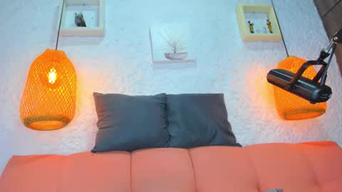 Emily online show from October 11, 1:27 pm