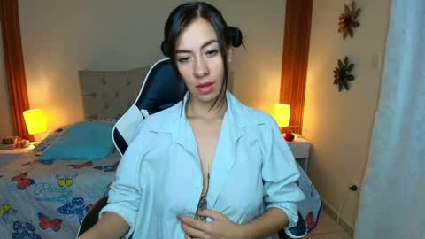 emiily_skinny online show from June 8, 1:00 am