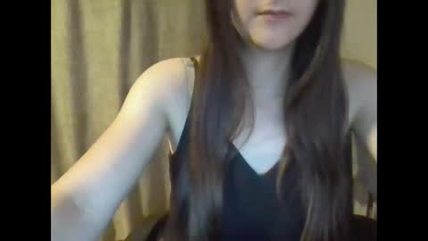 emili0899 online show from September 22, 9:30 pm