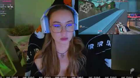 Emili online show from December 19, 4:57 pm