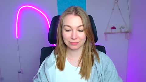 Emilia online show from March 12, 6:17 am