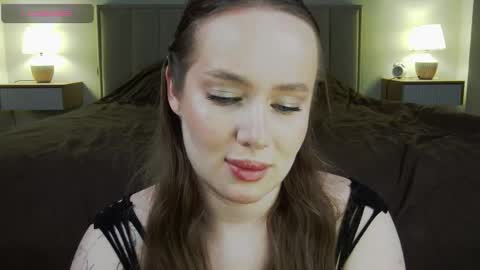emilia noah online show from October 3, 3:59 am
