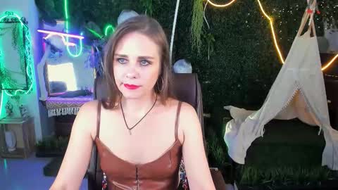 Emilia Bedy online show from November 10, 9:34 am