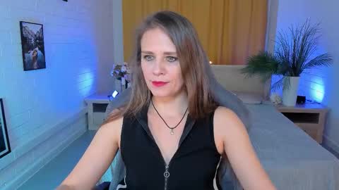 Emilia Bedy online show from November 21, 9:07 am