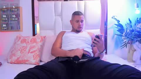 emilianoclarke online show from September 30, 1:27 am