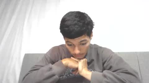 FuegoLatino online show from April 17, 8:39 am