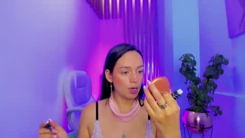 Snapshot of emiliarose_ chatting on March 9, 8:42 pm EmiliaRose online show from March 9, 8:42 pm