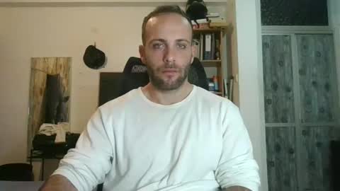 EmilioZem8 online show from January 3, 7:16 am