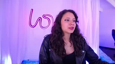 Emili Russo online show from October 7, 1:34 am