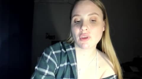 Emilli online show from March 5, 8:21 pm