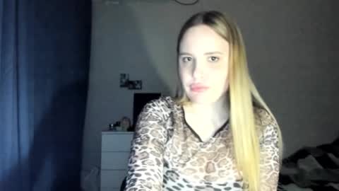 Emilli online show from March 6, 9:09 pm