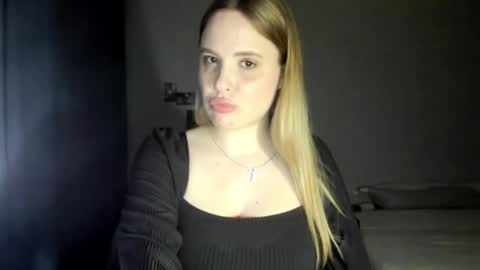 Emilli online show from March 7, 6:11 pm