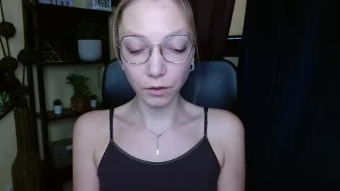 Emilly online show from February 18, 7:19 am